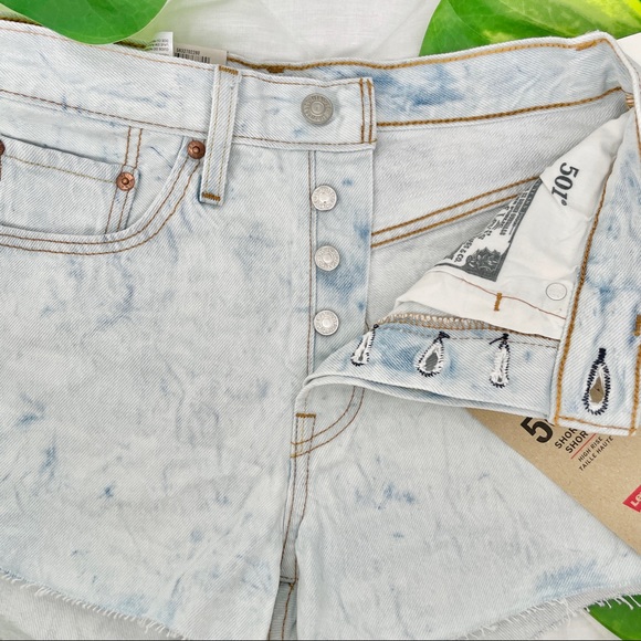 Levi’s Light Blue Tie Dye Denim Shorts NWT - Picture 7 of 8